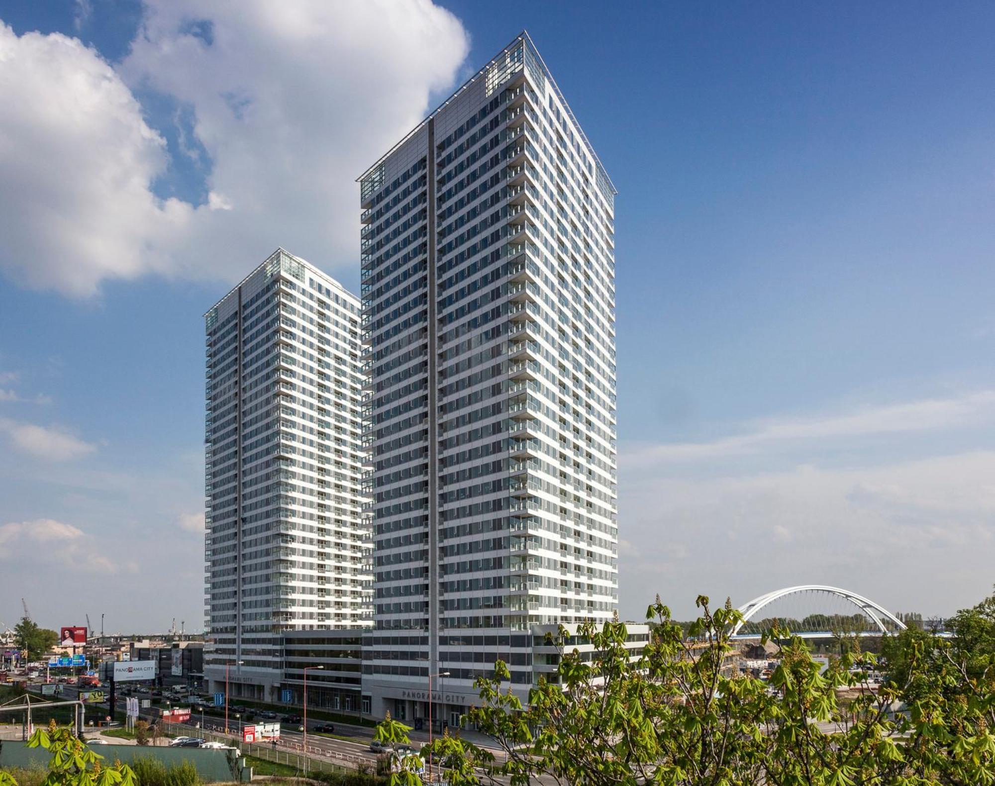 Sag Panorama City Free Parking Bratislava Exterior foto